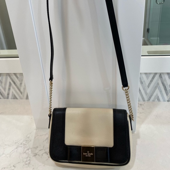 Kate Spade purse in cream/black - Picture 4 of 6